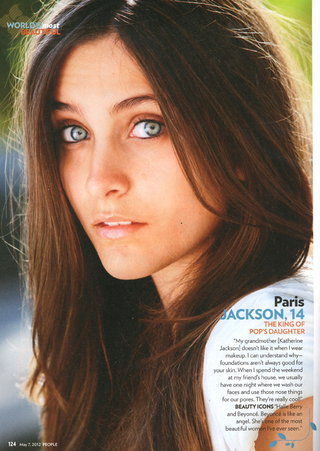 Illustration for article titled People Invites You to Gawk at Zooey Deschanel Without Makeup